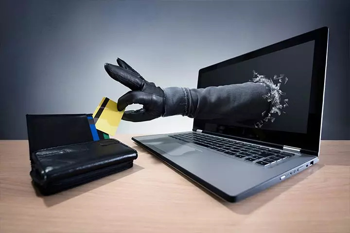Flere og flere oplever at få misbrugt sin identitet online, men med nogle enkle råd, kan identitetstyveri forebygges. Flere og flere oplever at få misbrugt sin identitet online, men med nogle enkle råd, kan identitetstyveri forebygges.